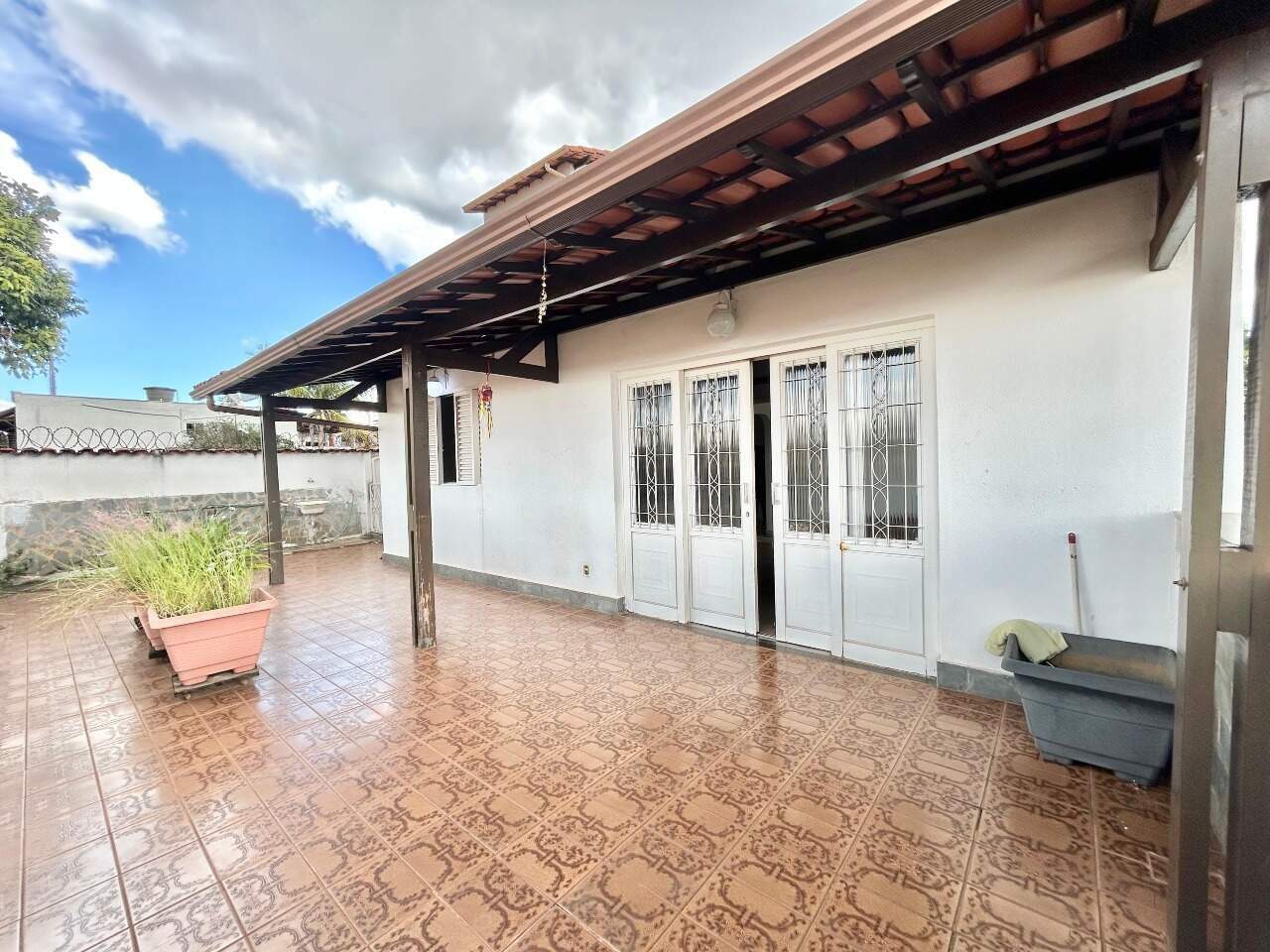Casa com 5 quartos — Serrano, Belo Horizonte