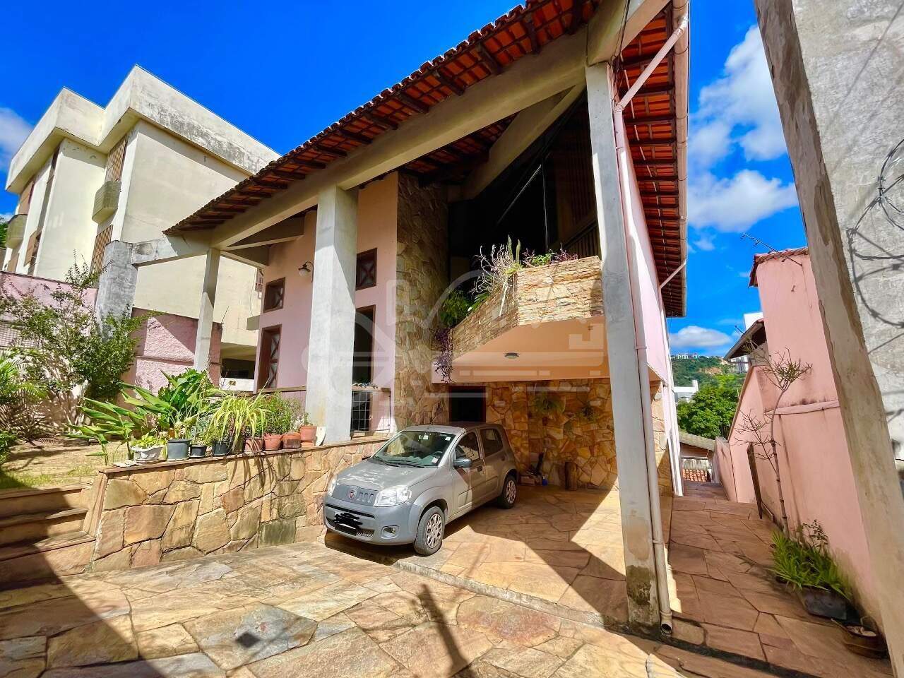 Casa com 3 quartos — Alto Caiçaras, Belo Horizonte