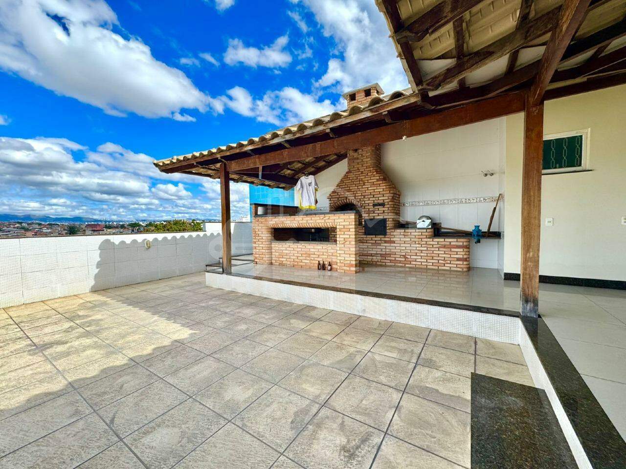 Casa com 3 quartos — Planalto, Belo Horizonte