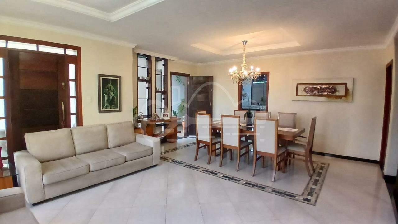 Casa com 5 quartos — Paquetá, Belo Horizonte