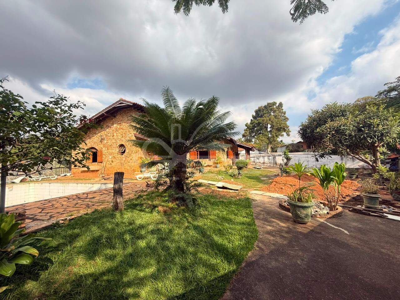 Casa com 4 quartos — São Luiz, Belo Horizonte