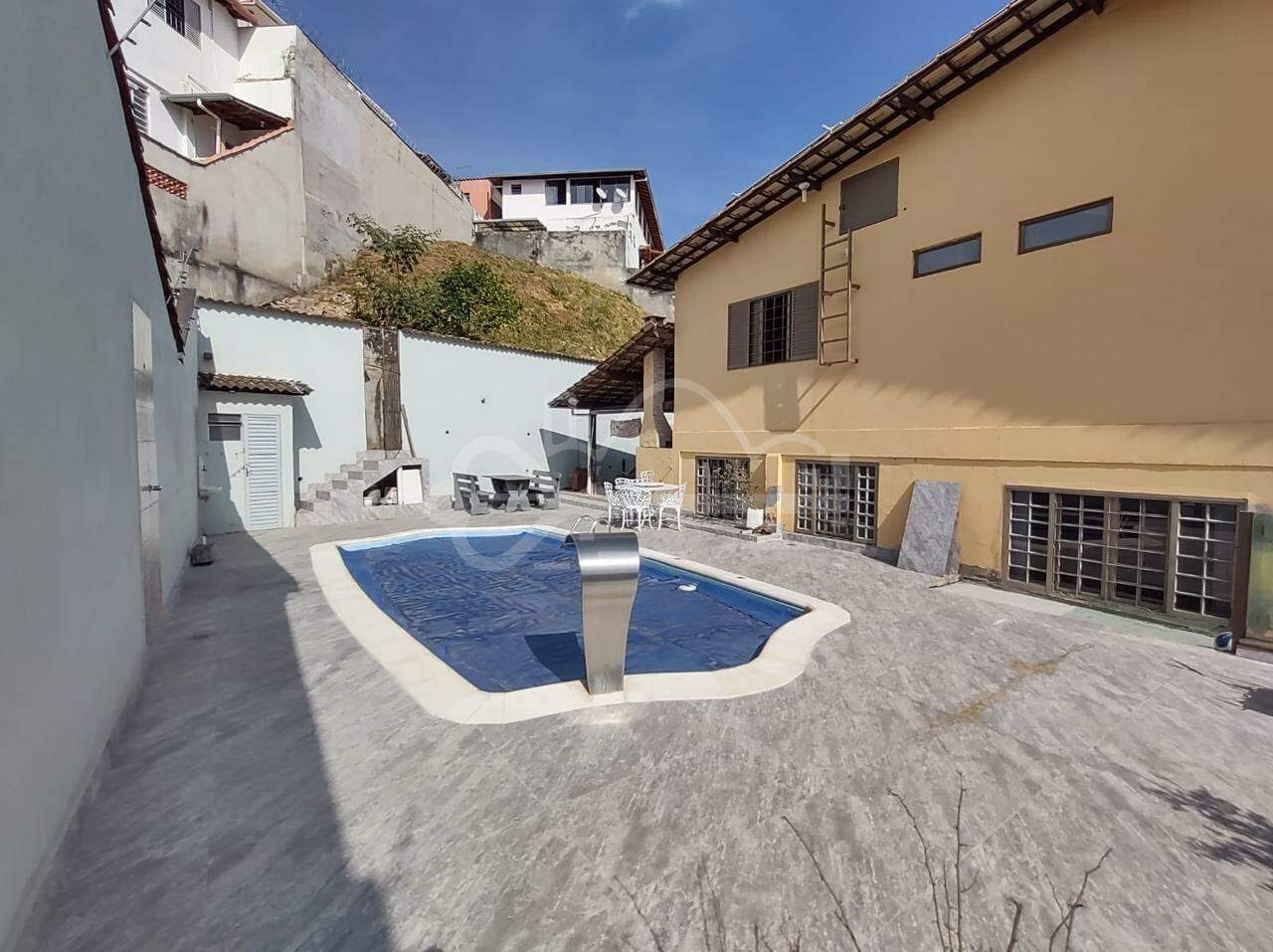 Casa com 5 quartos — Caiçaras, Belo Horizonte