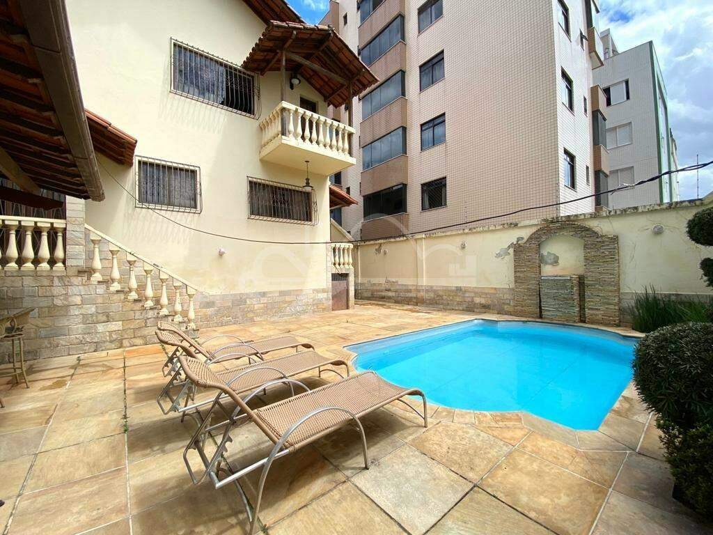 Casa com 4 quartos — Castelo, Belo Horizonte