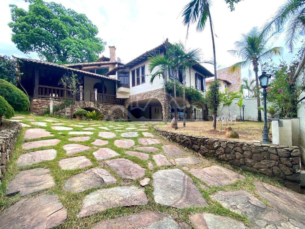 Casa com 6 quartos — São Luiz, Belo Horizonte
