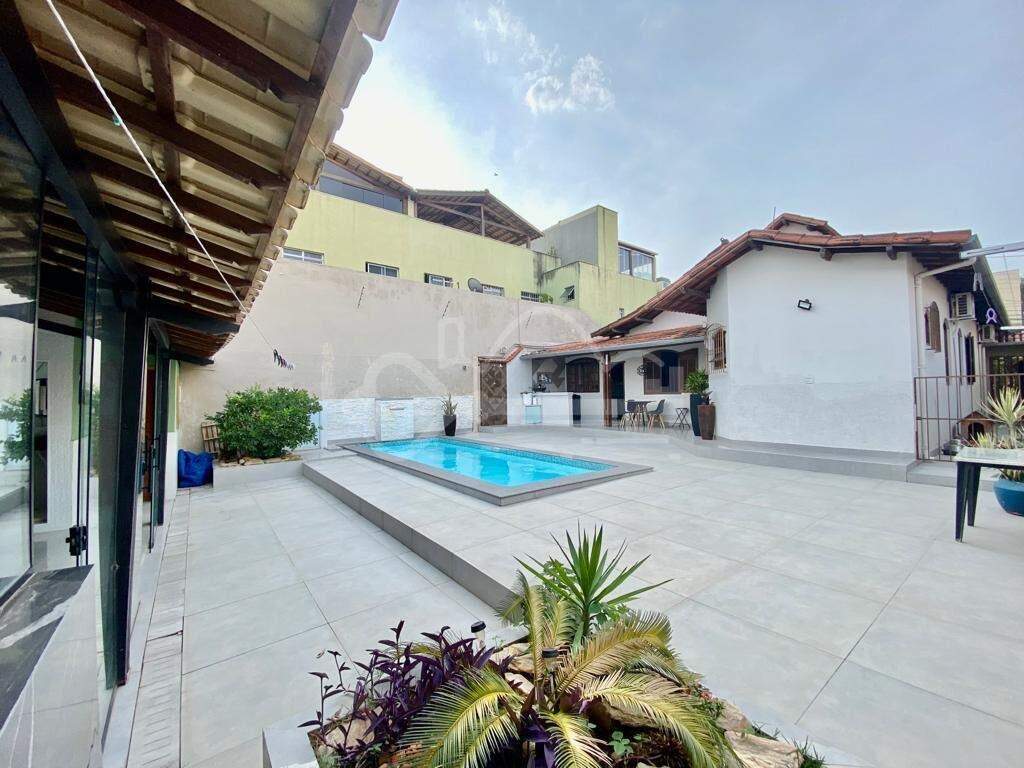 Casa com 4 quartos — Serrano, Belo Horizonte