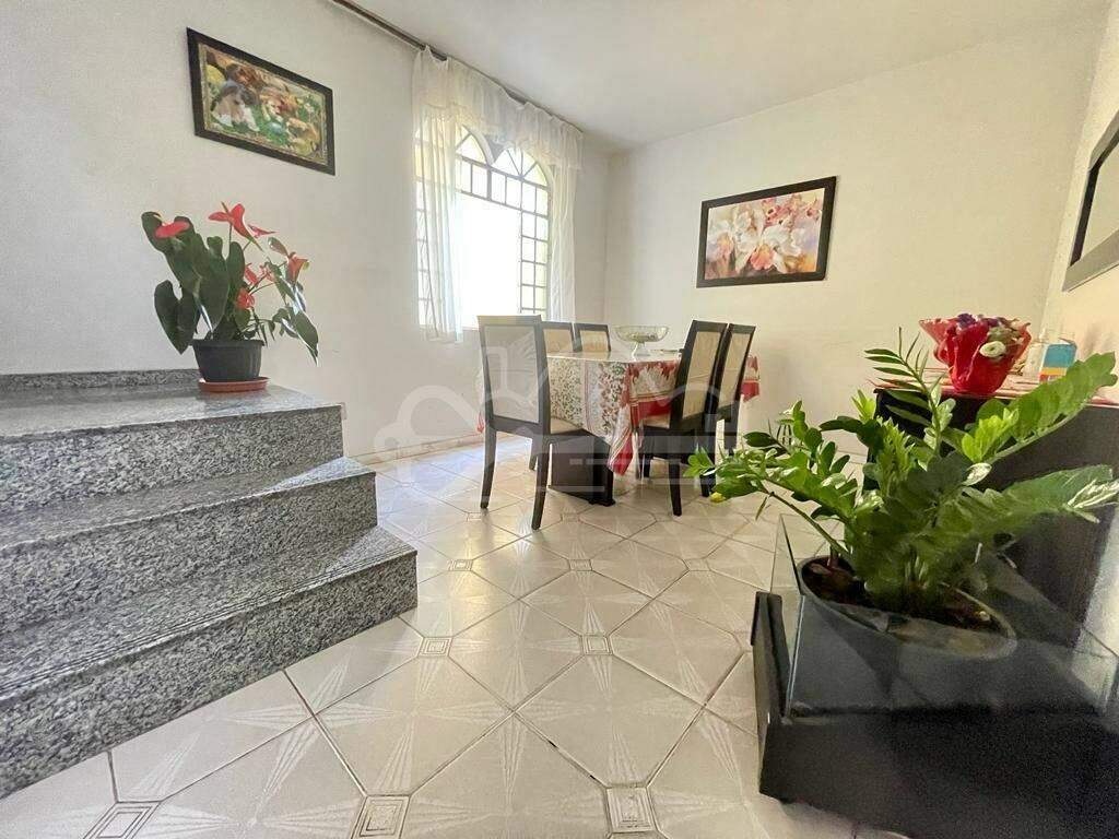 Casa com 6 quartos — Castelo, Belo Horizonte