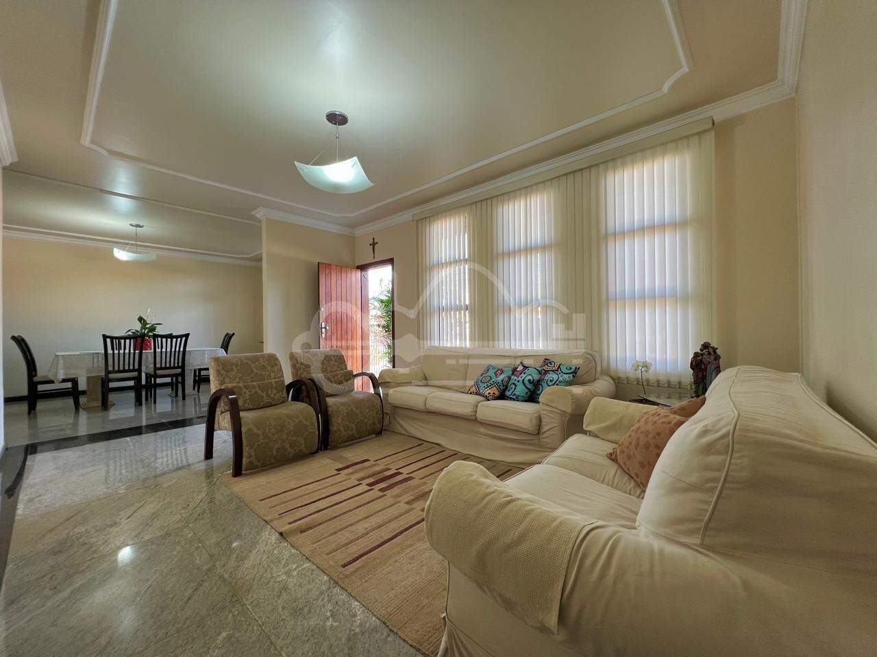 Casa com 5 quartos — Santa Amélia, Belo Horizonte
