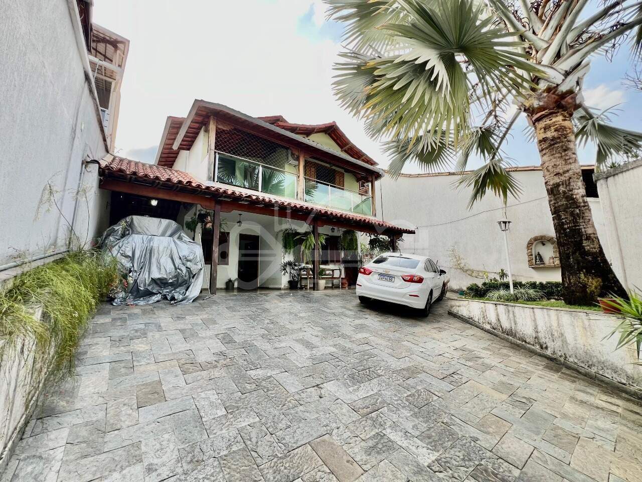 Casa com 5 quartos — Santa Amélia, Belo Horizonte