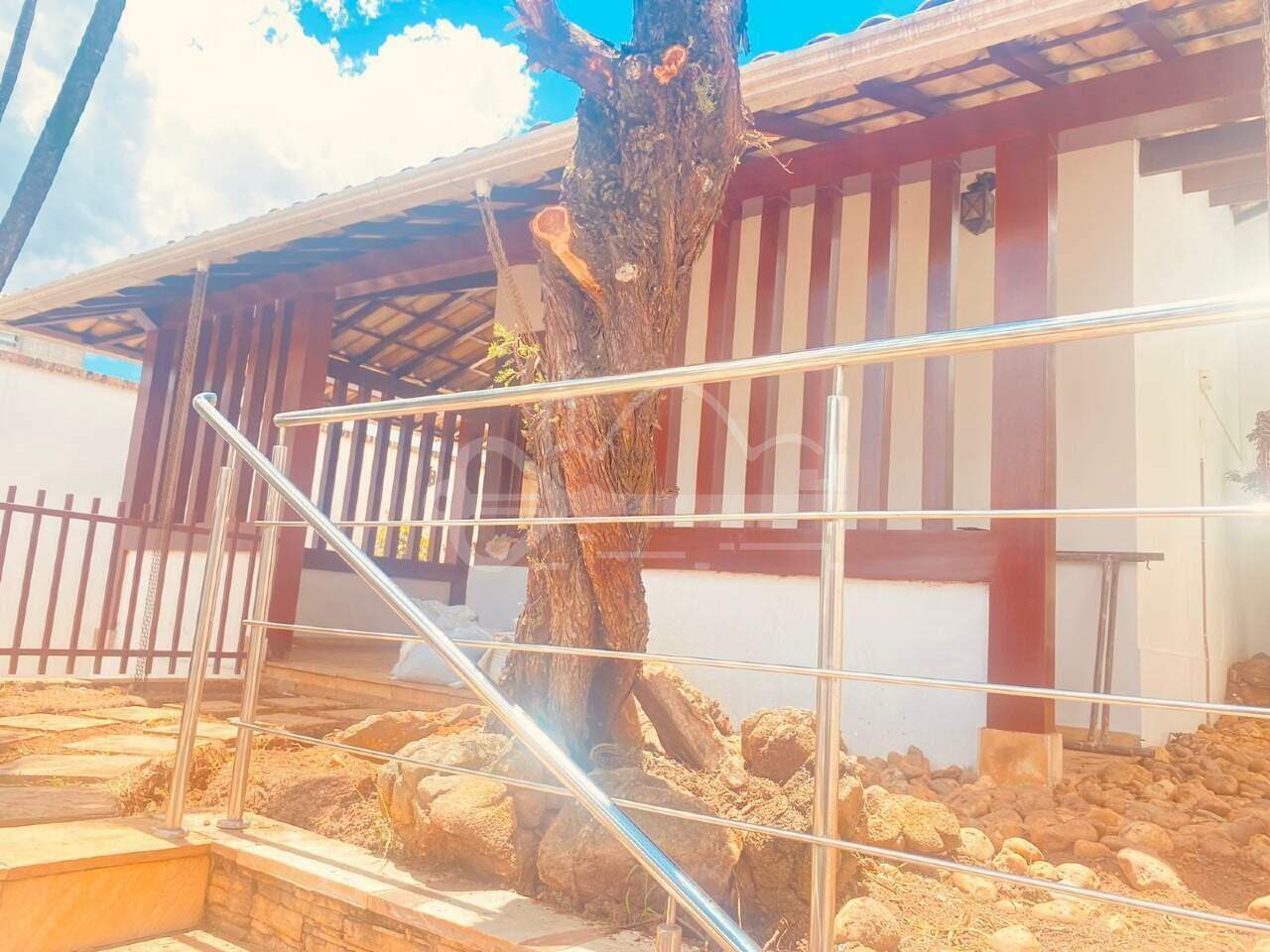 Casa com 4 quartos — São José, Belo Horizonte