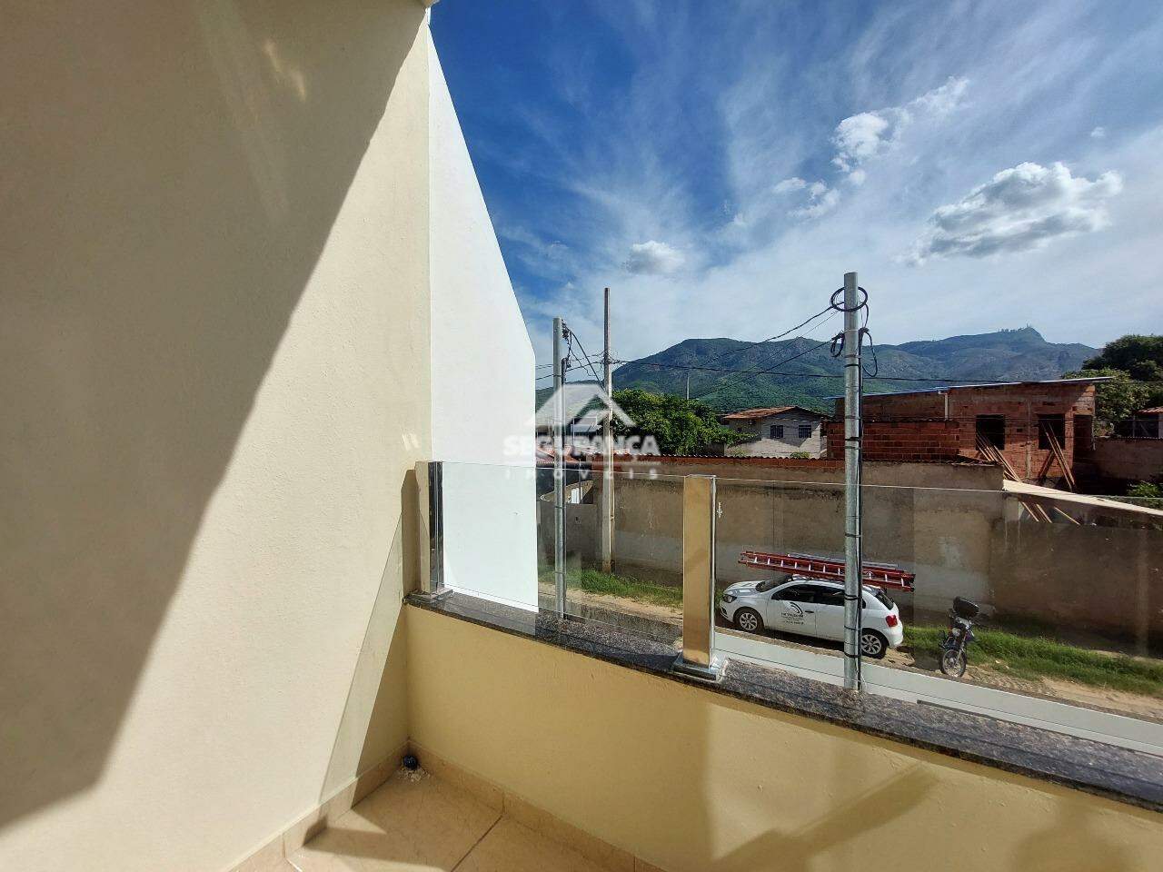 Casa para aluguel no SION: SACADA DO QUARTO 01