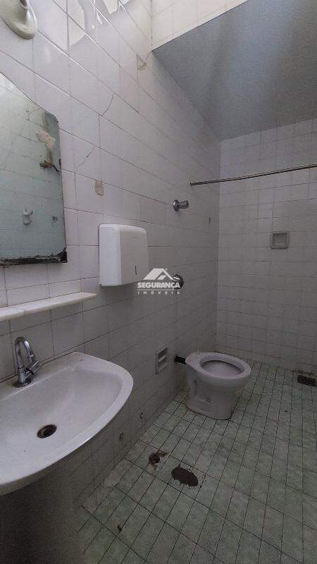 Casa para aluguel no Centro: BANHEIRO SOCIAL (3)