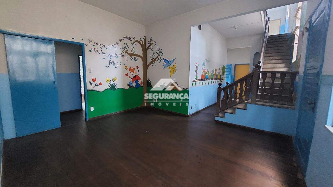 Casa para aluguel no Centro: HALL