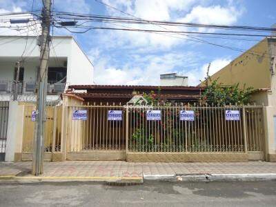 Casa para aluguel no Centro: 