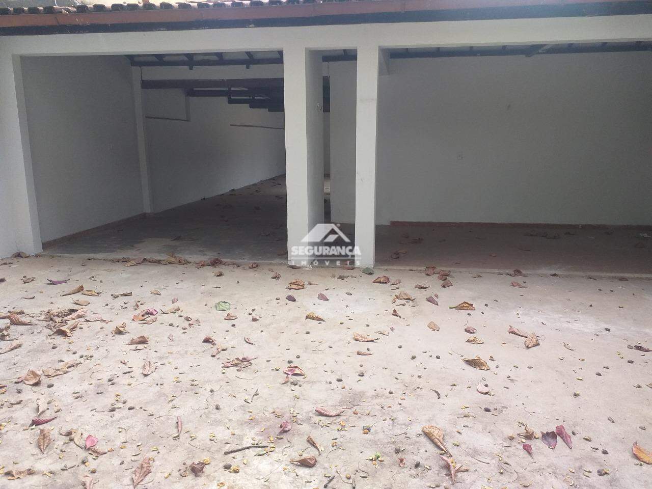 Casa para aluguel no Centro: GARAGEM