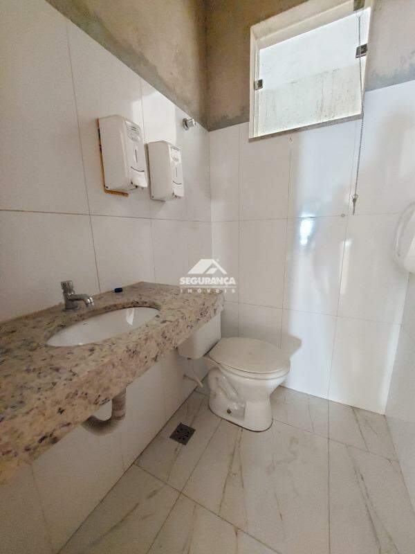 Galpão para aluguel no VILA BRETAS: BANHEIRO (2)