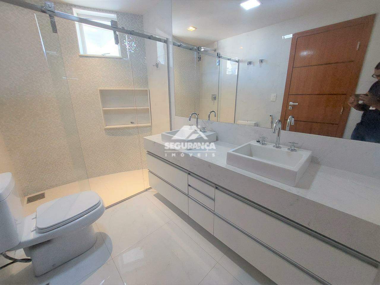 Apartamento para aluguel no Centro: BANHEIRO SUITE 04 