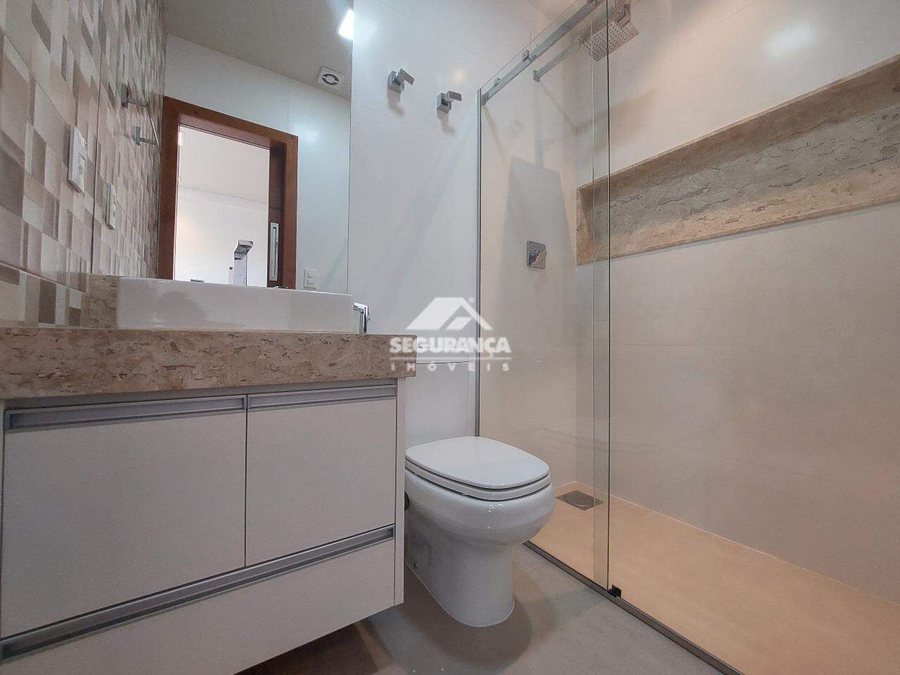 Apartamento para aluguel no Centro: BANHEIRO SUITE 01