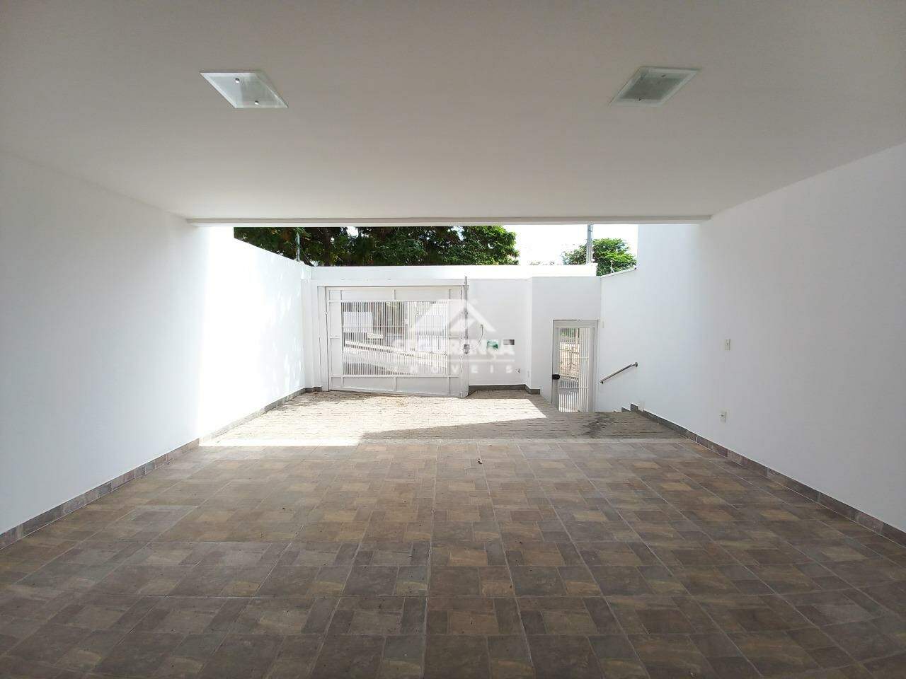 Casa para aluguel no Cidade Nova: GARAGEM