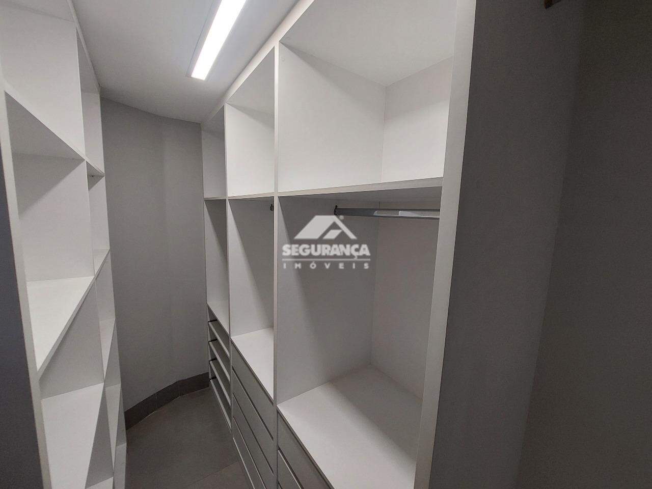 Apartamento para aluguel no Esplanada: CLOSET