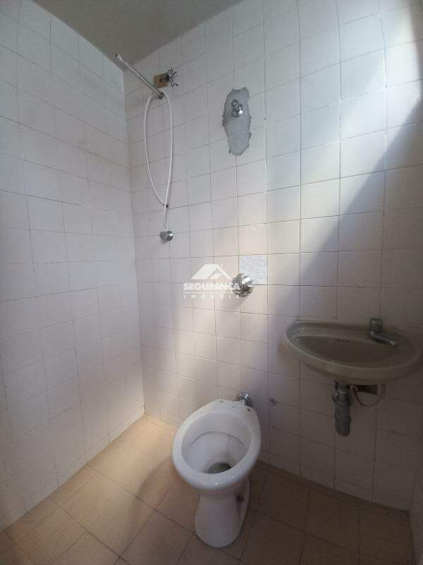 Apartamento para aluguel no ESPLANADINHA: BANHEIRO ÁREA DE SERVIÇO