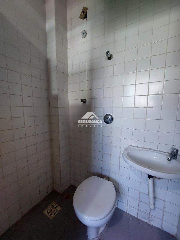 Apartamento para aluguel no Ilha dos Araújos: BANHEIRO DE SERVIÇO