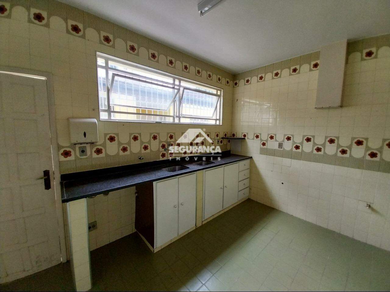 Casa comercial para aluguel no Centro: COZINHA