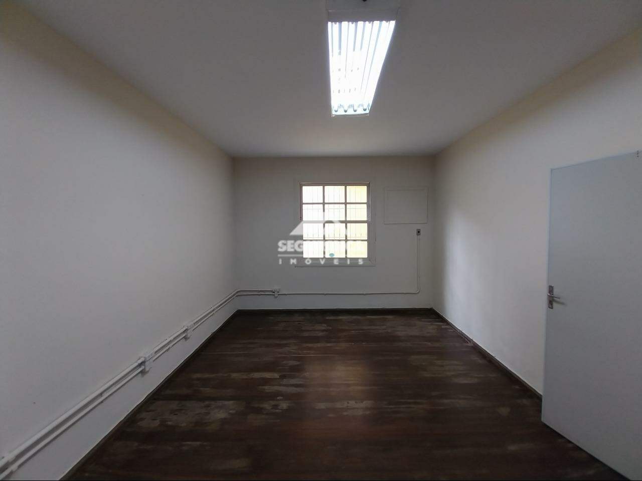 Casa comercial para aluguel no Centro: SUÍTE (1)