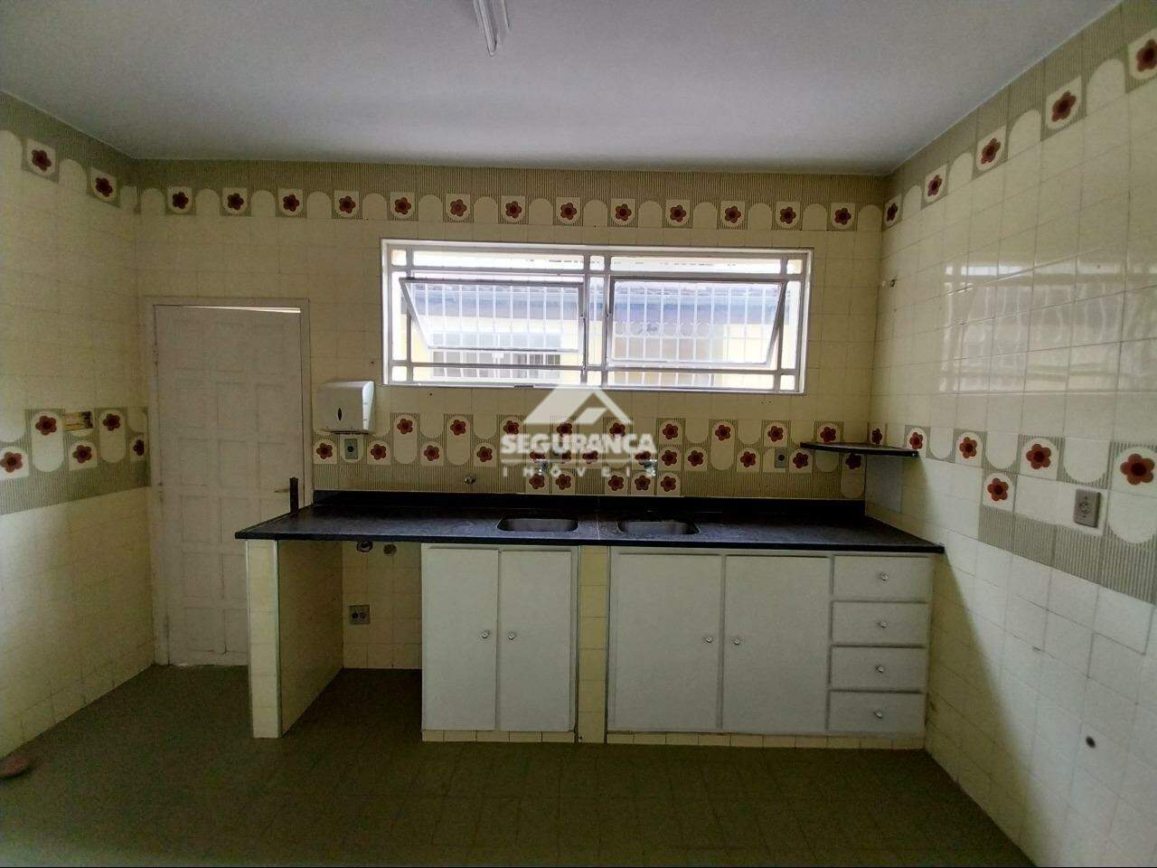 Casa comercial para aluguel no Centro: COZINHA