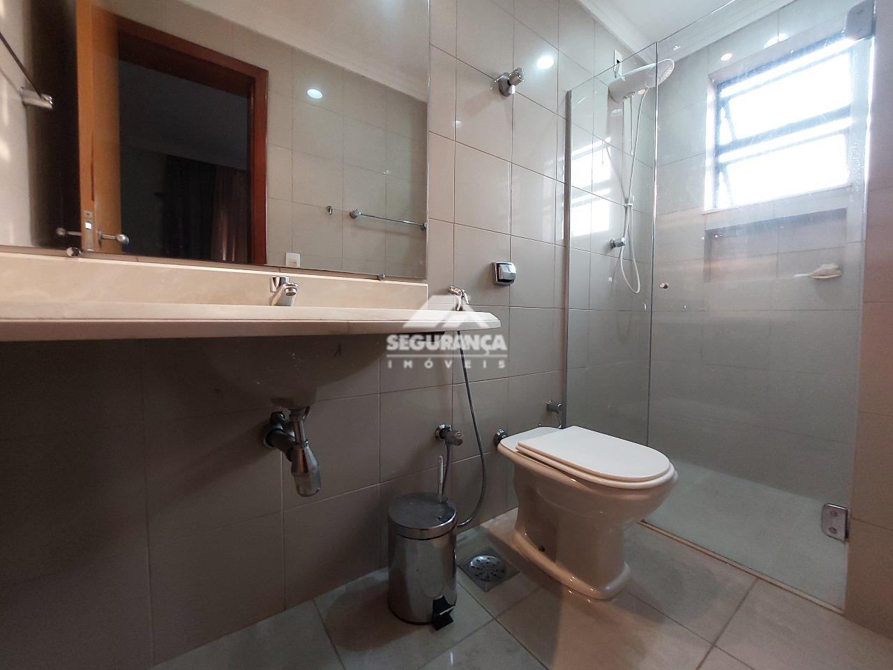 Apartamento para aluguel no Esplanada: BANHEIRO SUÍTE 02