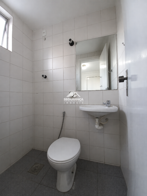 Apartamento para aluguel no Centro: BANHEIRO DE SERVIÇO 