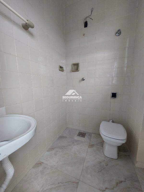 Apartamento para aluguel no NOSSA SENHORA DAS GRACAS: BANHEIRO DE SERVIÇO