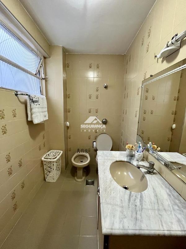 Apartamento à venda no Centro: BANHEIRO SUITE