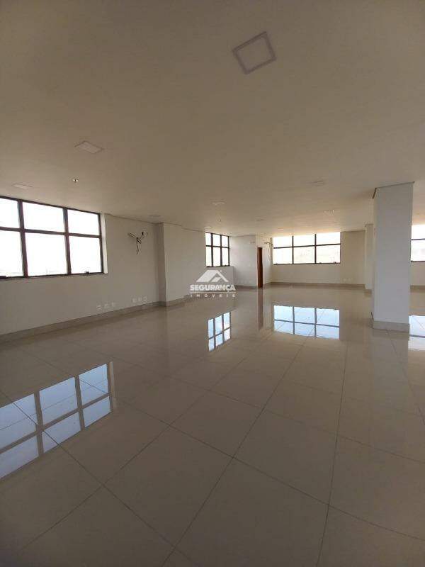 Sala à venda no Centro: