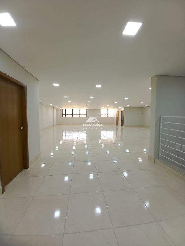 Sala à venda no Centro: SEGUNDO PISO