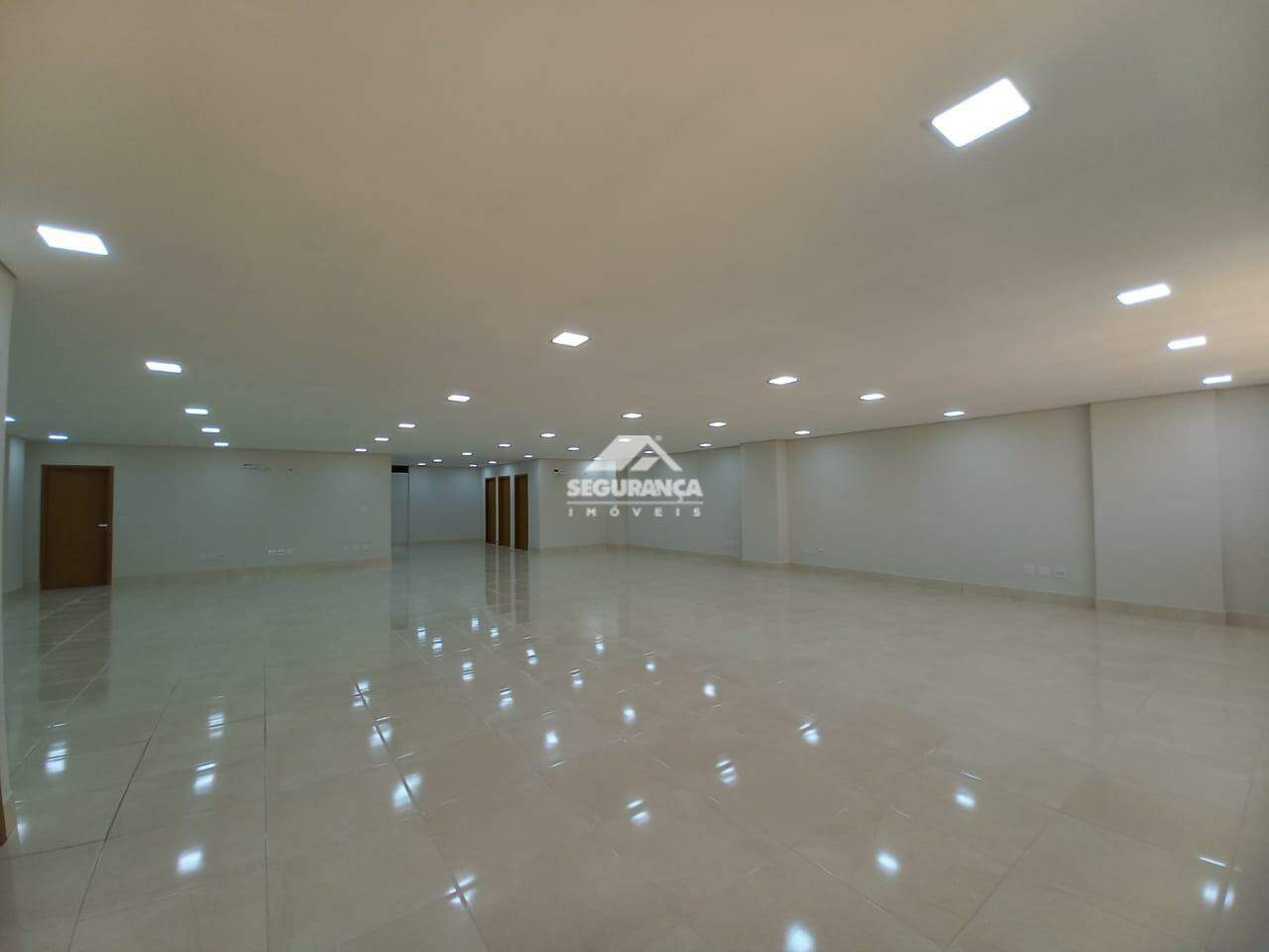 Sala à venda no Centro: SEGUNDO PISO