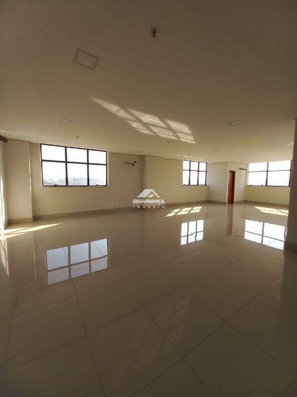 Sala à venda no Centro: PRIMEIRO PISO