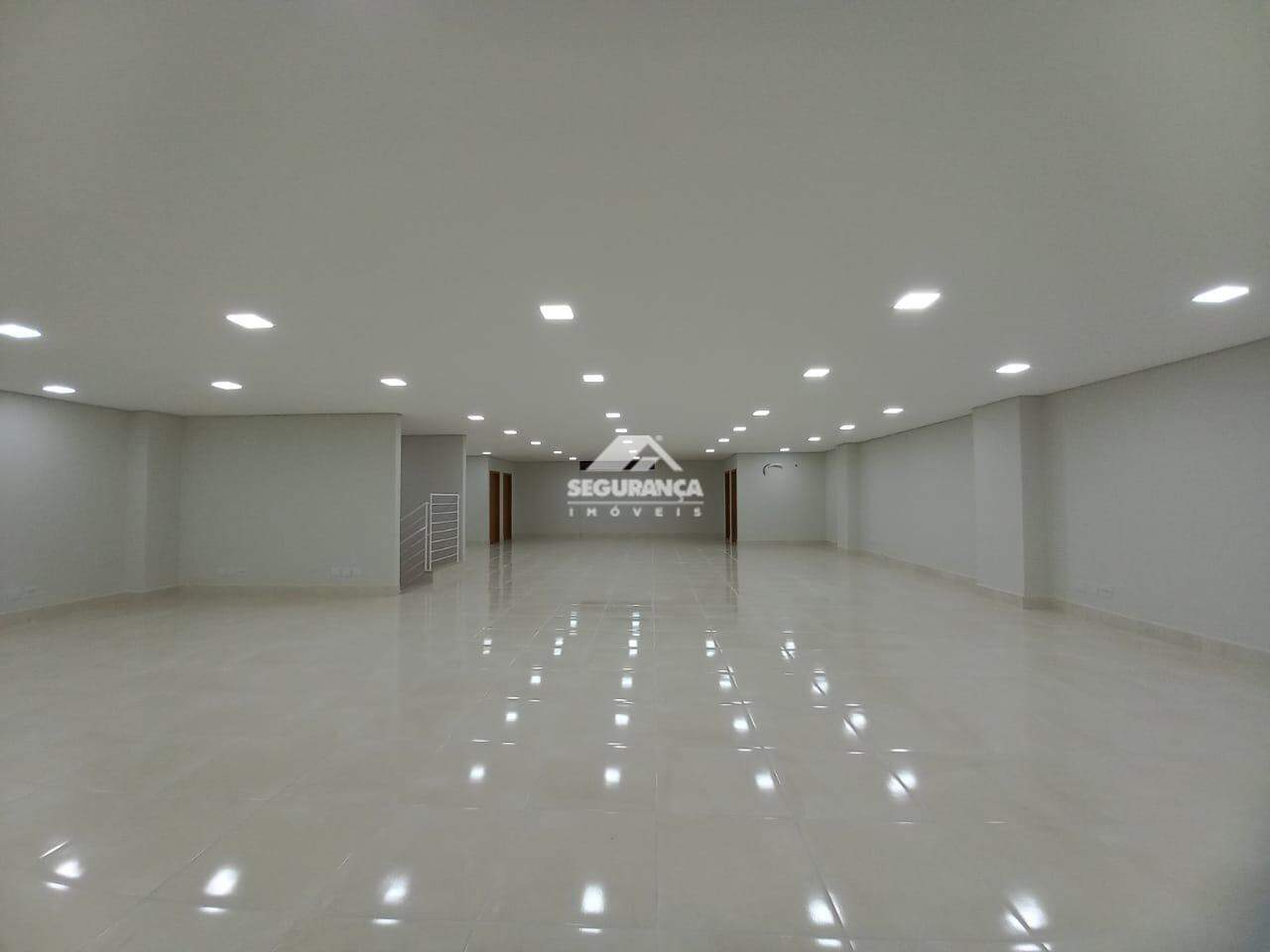 Sala à venda no Centro: SEGUNDO PISO