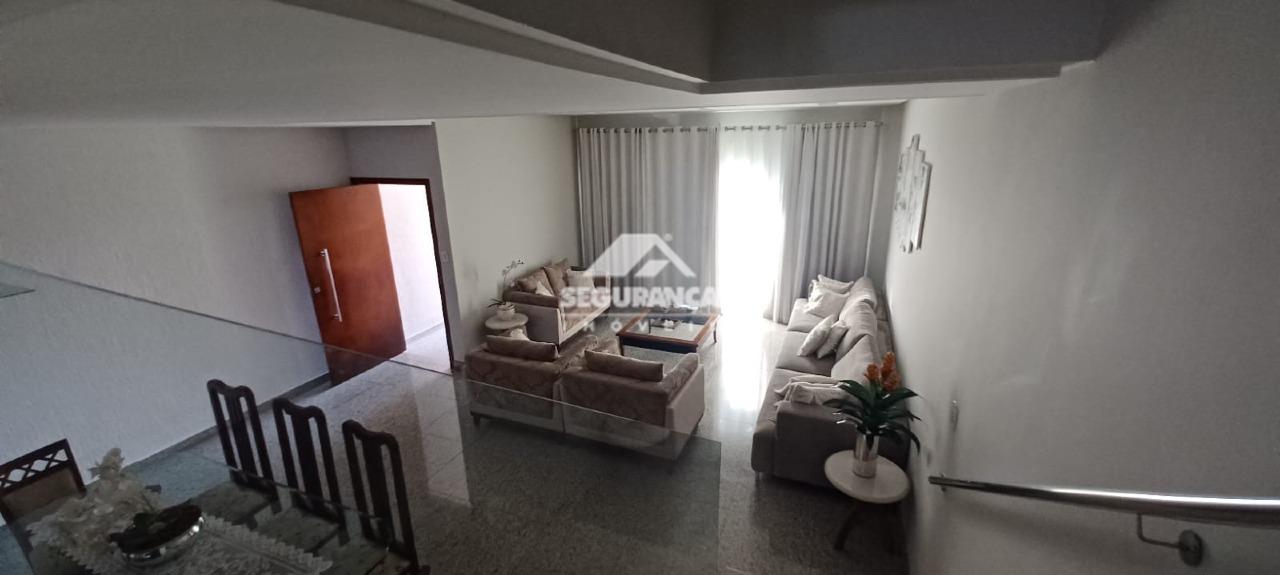 Casa à venda no SANTO AGOSTINHO: 