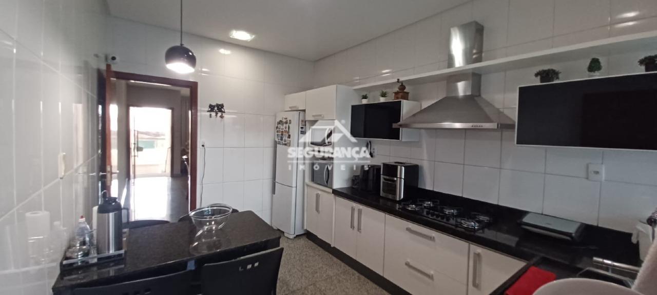 Casa à venda no SANTO AGOSTINHO: 