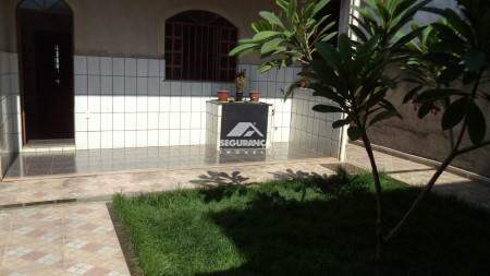 Casa à venda no PARQUE DAS AROEIRAS: 