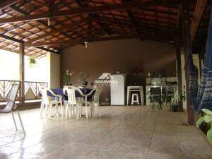 Casa à venda no Centro: 