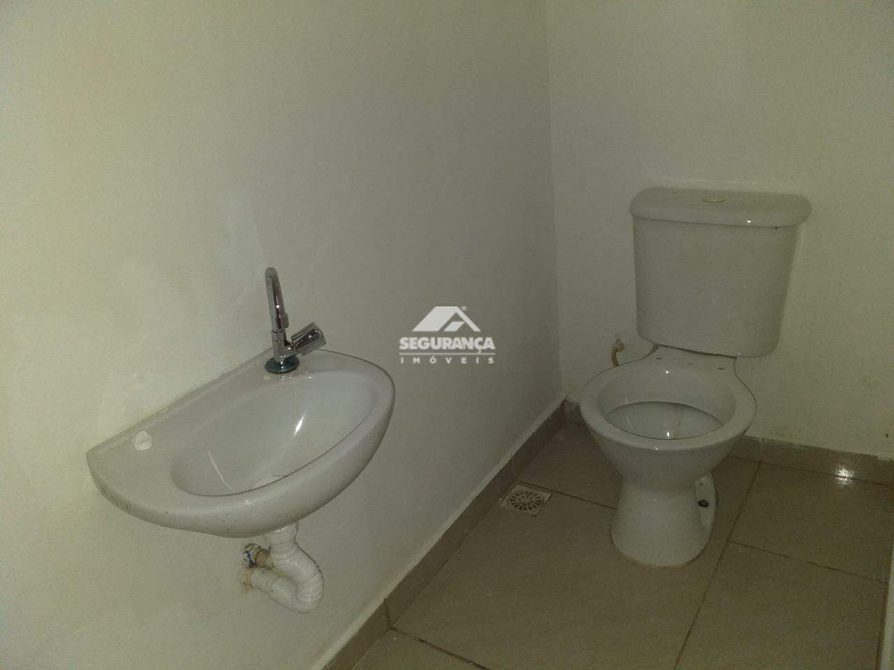 Casa para aluguel no CASTANHEIRAS II: LAVABO