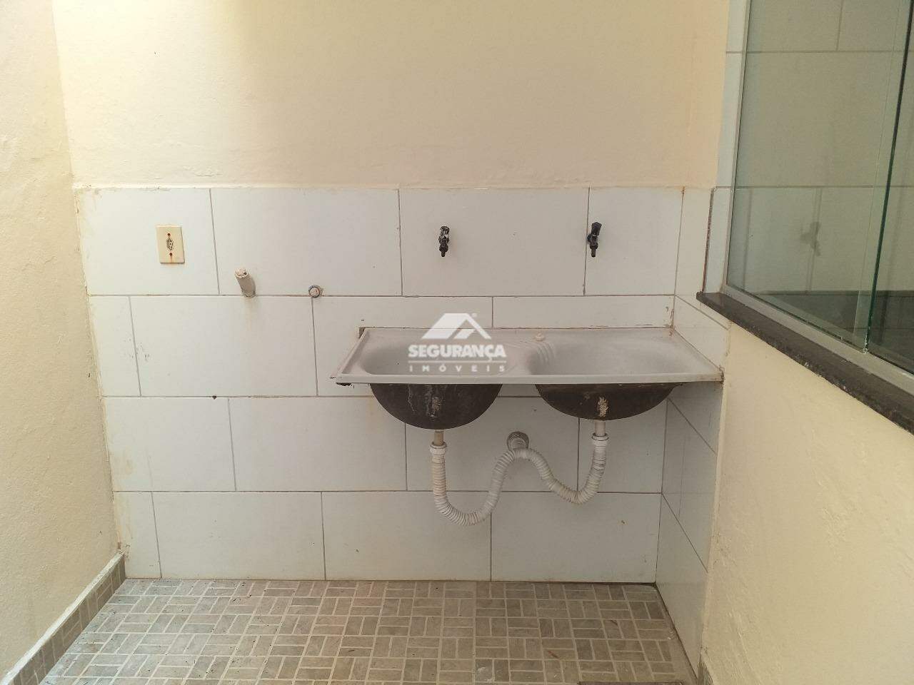 Casa para aluguel no CASTANHEIRAS II: AREA DE SERVIÇO