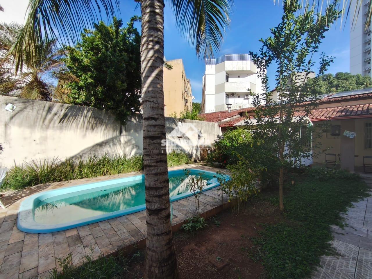 Casa à venda no Centro: 