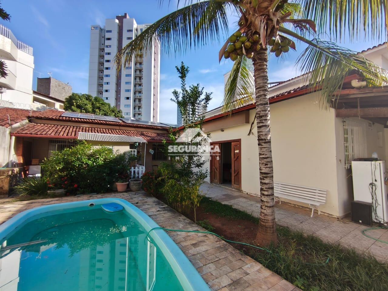 Casa à venda no Centro: 