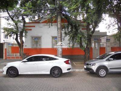 Casa à venda no Centro: 
