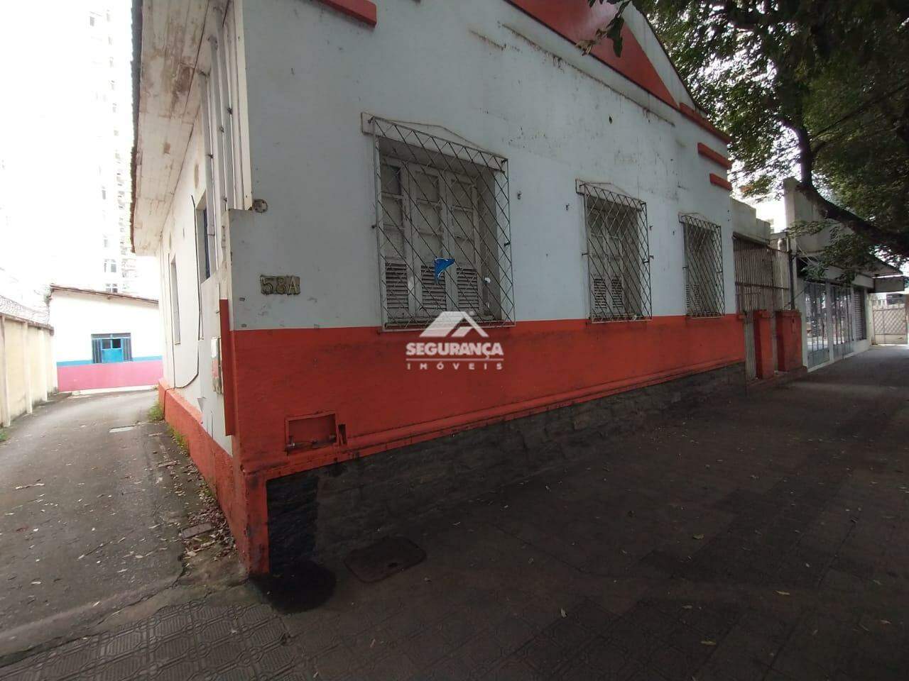 Casa à venda no Centro: 