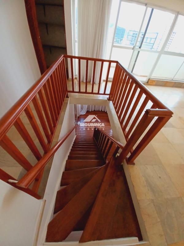 Apartamento cobertura à venda no Centro: 