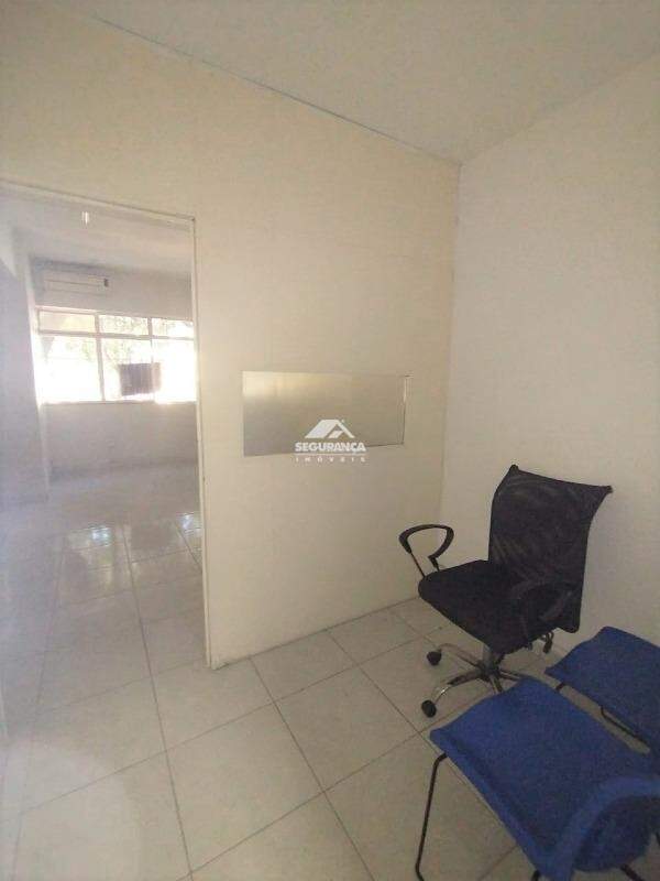 Sala à venda no Centro: