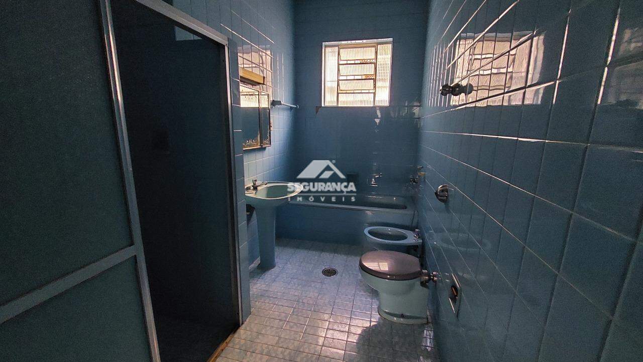 Casa para aluguel no Centro: BANHEIRO SUITE